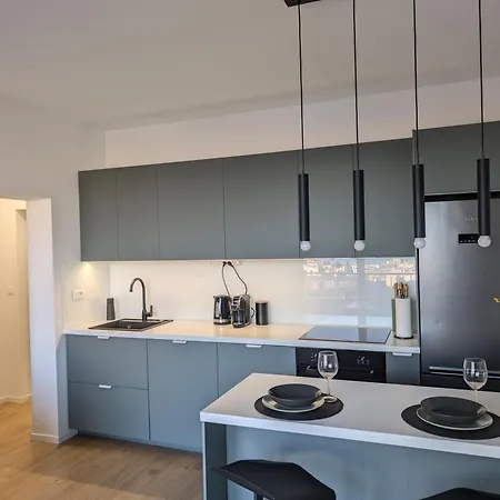 Sixty7 Apartment Split